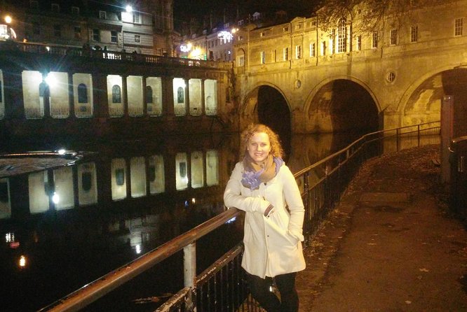 Exceptional Bath tour guide making your visit splendidly memorable. - Starting beside Bath Abbey and the Roman Baths