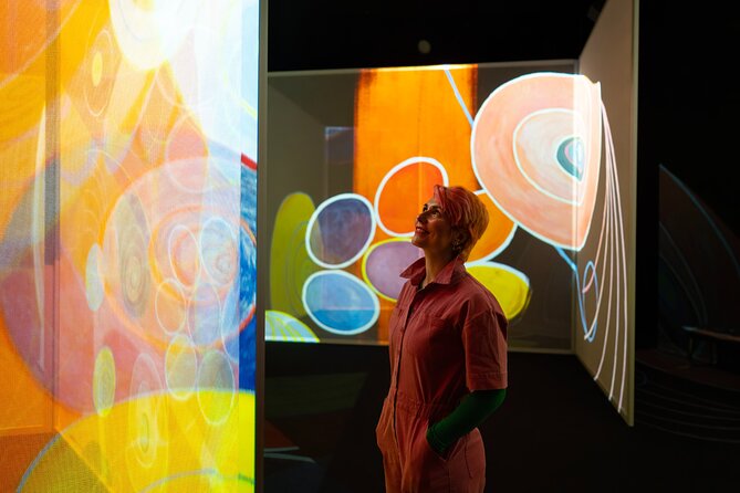 Frameless - Immersive Art Experience in London - The World Around Us: Oceans, cities, and wide-screen scenery