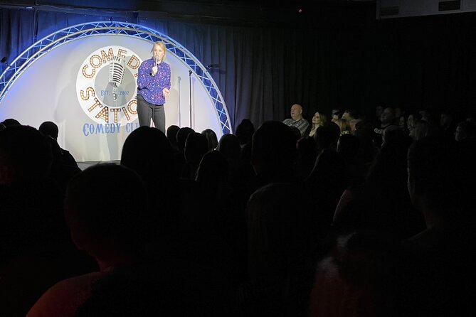 Friday & Saturday night comedy club entry - Why the intimate room matters