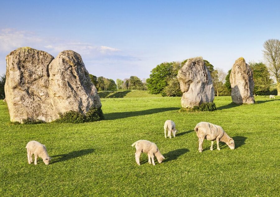 From Bath: Stonehenge & the Cotswolds Day Tour with Entry - Stonehenge: Britain’s most famous stones