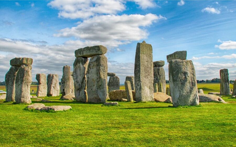 From Birmingham: Stonehenge & Bath Day Tour - The 2.5-hour ride from Birmingham