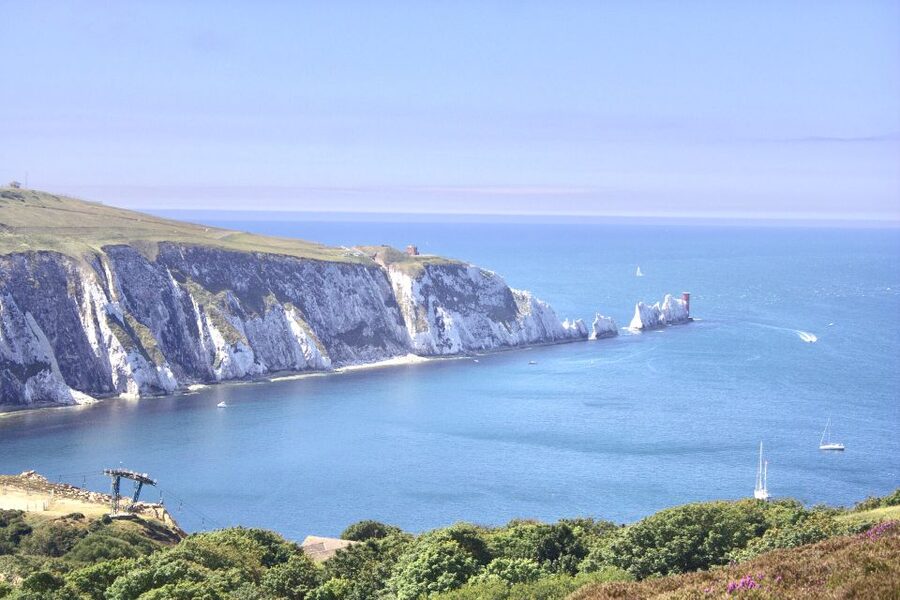 From Brighton: Isle of Wight Full-Day Trip via Portsmouth - Godshill and its 500-year-old cottages