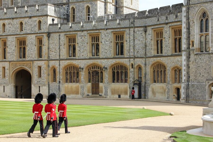From Brighton: Oxford, Windsor and Eton Full Day Trip - Oxford’s 39 colleges scattered through town