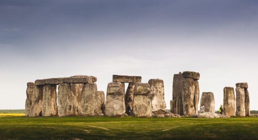 From Bristol: Stonehenge and Cotswold Villages Day Tour - Lacock Abbey and the Harry Potter connection