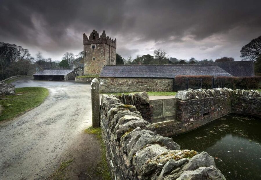 From Dublin: Game of Thrones Winterfell Locations Tour - Lunch in Strangford