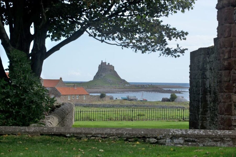 From Edinburg: Viking Coast & Alnwick Castle Day Tour - Lindisfarne Castle, priory, and island mead