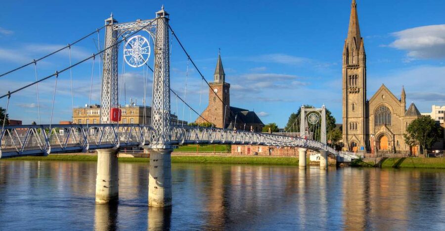 From Edinburgh: 2-Day Loch Ness, Inverness & Highlands Tour - Edinburgh to Loch Lomond and Luss