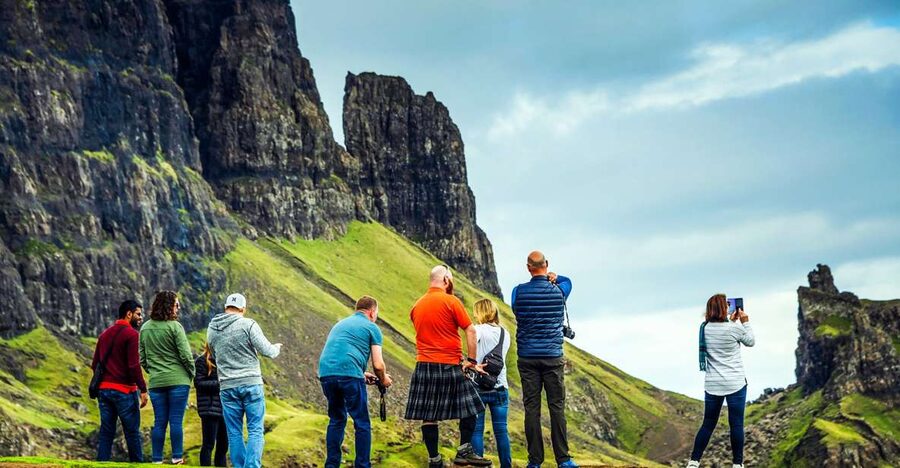 From Edinburgh: 3-Day Isle of Skye and The Highlands Tour - Day one: from Edinburgh to Glencoe and Glenfinnan