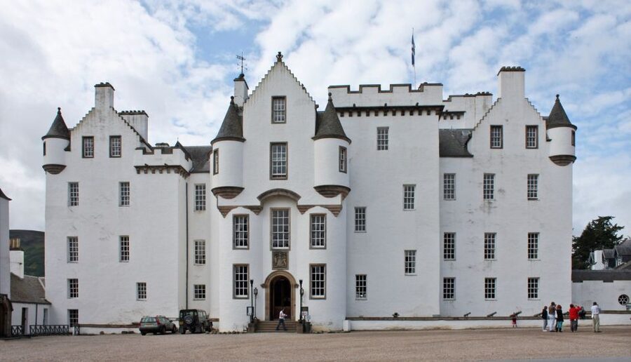 From Edinburgh: Best of Scotland Small-Group Day Tour - Transport, group size, and the long day