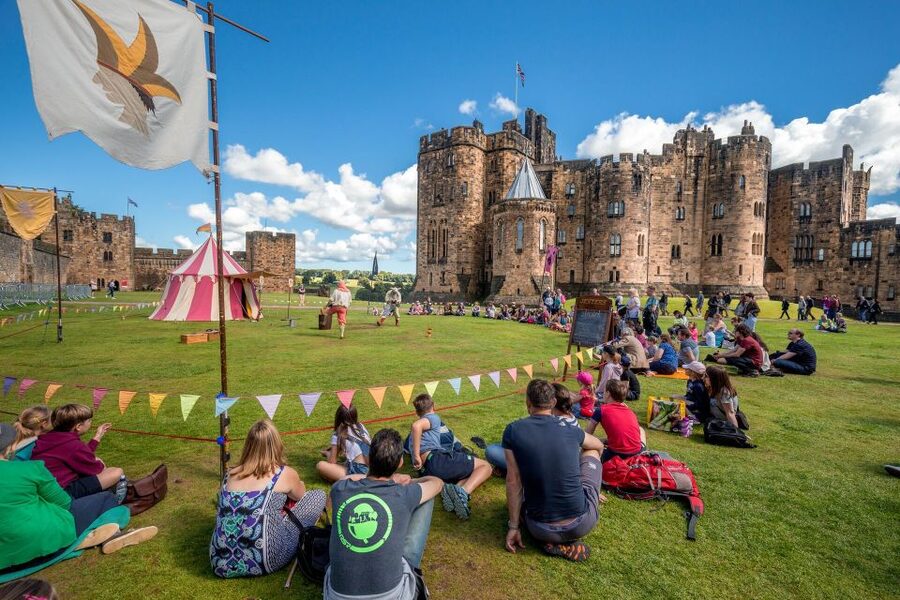 From Edinburgh: Day Trip to Bamburgh and Alnwick Castle - The morning road to Bamburgh