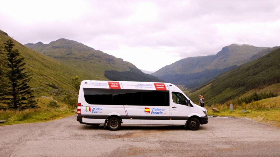 From Edinburgh: Glamis and Dunnottar Castles Tour in Spanish - Who should book this Spanish-language tour?