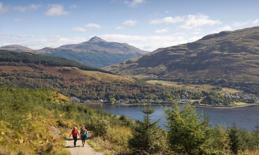 From Edinburgh: Glasgow & Scottish lakes Spanish Tour - Minivan or coach, with a few comfort questions