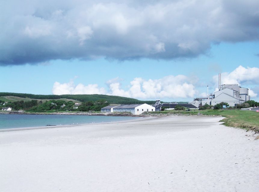 From Edinburgh: Islay and The Whisky Coast 4-Day Tour - Bowmore accommodation and island logistics