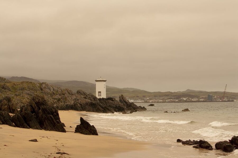 From Edinburgh: Islay and The Whisky Coast 4-Day Tour - Day 3: Ardbeg, Laphroaig, Lagavulin, and old ruins