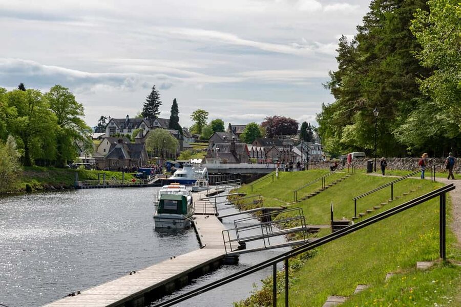 From Edinburgh: Loch Ness and Highlands Tour in Spanish - Who should book this tour?