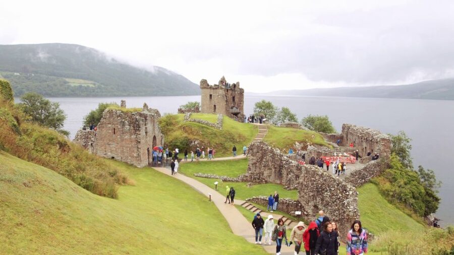 From Edinburgh: Loch Ness & Inverness Tour in Spanish - Price, inclusions, and the real value