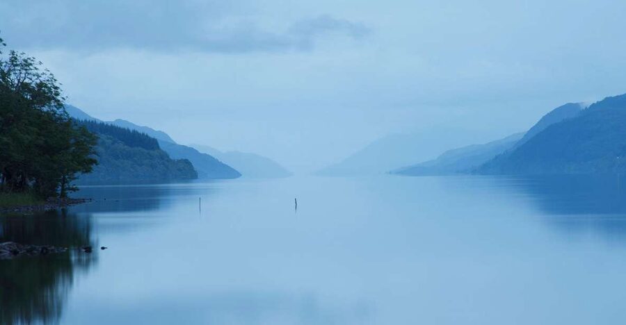 From Edinburgh: Loch Ness & Inverness Tour in Spanish - The Loch Ness choice: cruise and castle or riverside time