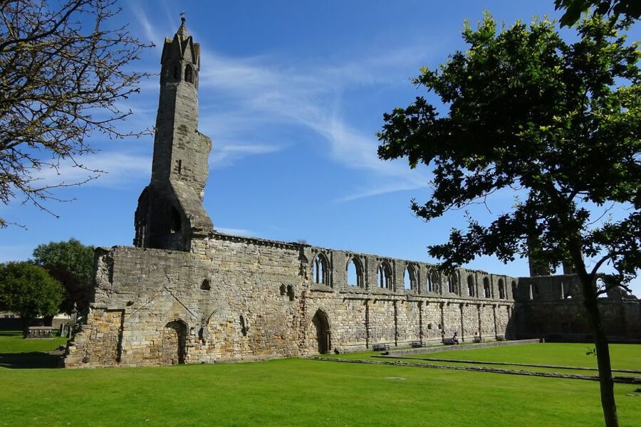 From Edinburgh: St Andrews and Fishing Villages of Fife Tour - Falkland, Outlander, and the return route