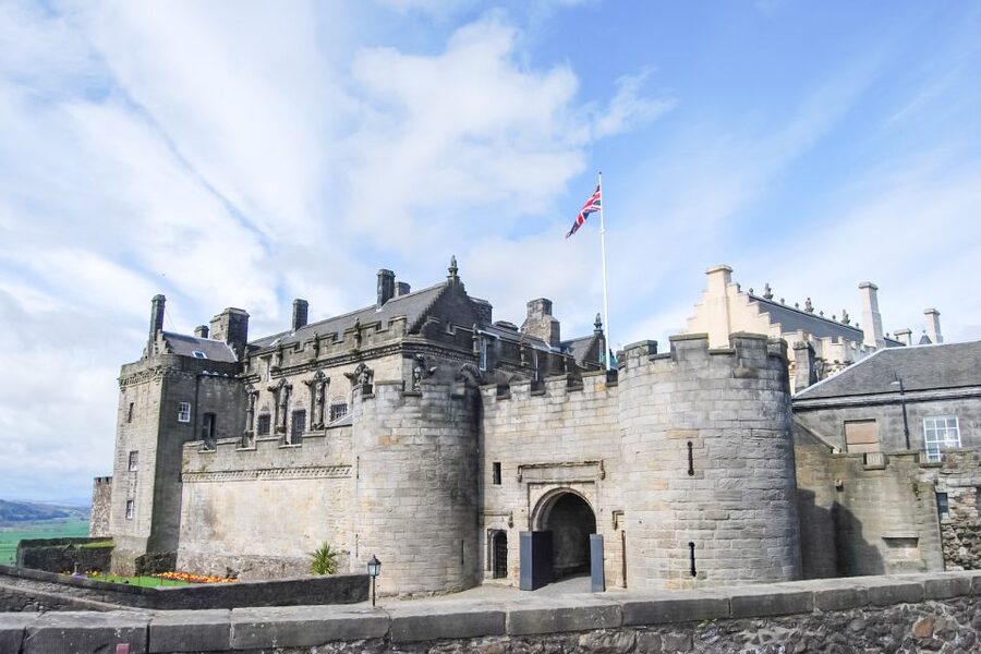 From Glasgow: Loch Lomond, Trossachs & Stirling Castle Tour - The guides are a major part of the value