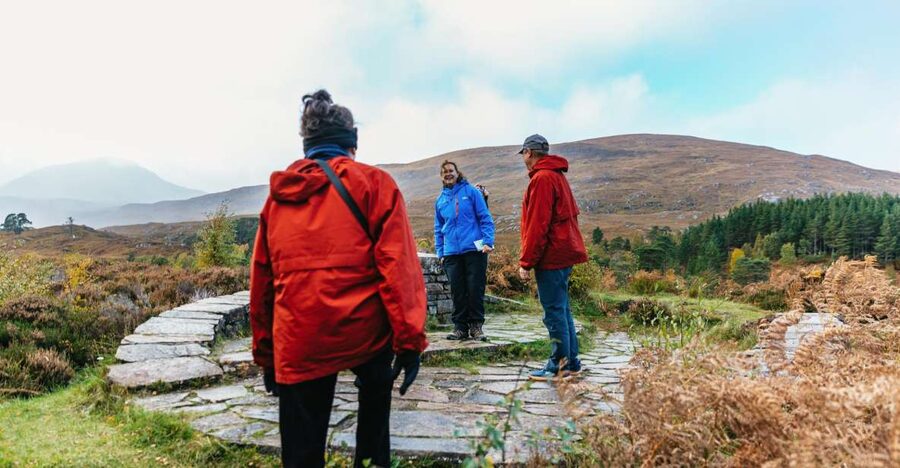 From Inverness: Glen Affric, Culloden, and Clava Cairns Tour - Guides, group size, and the feel of the ride
