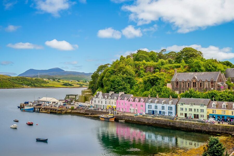 From Inverness: Isle of Skye and Fairy Pools Day Trip - Eilean Donan Castle is a short but worthwhile stop
