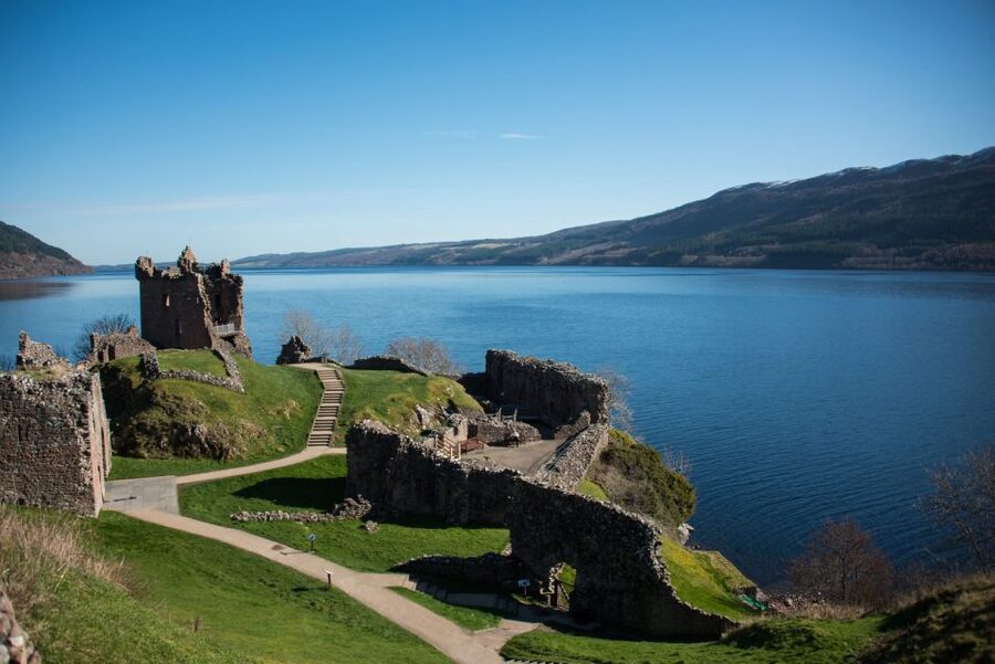 From Inverness: Loch Ness Cruise and Urquhart Castle - One focused hour at Urquhart Castle
