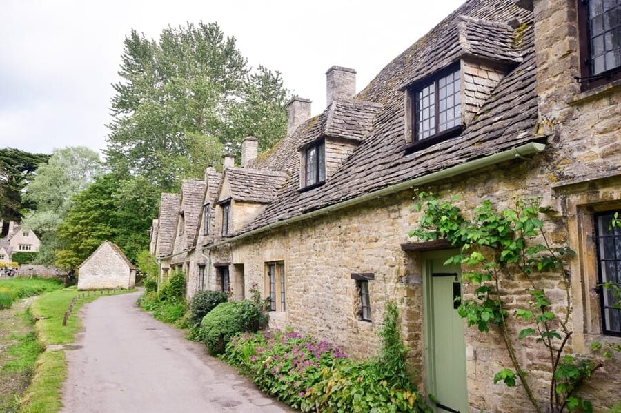 From London: Cotswolds Villages Small Group Day Tour - Bourton-on-the-Water gives you the longest pause