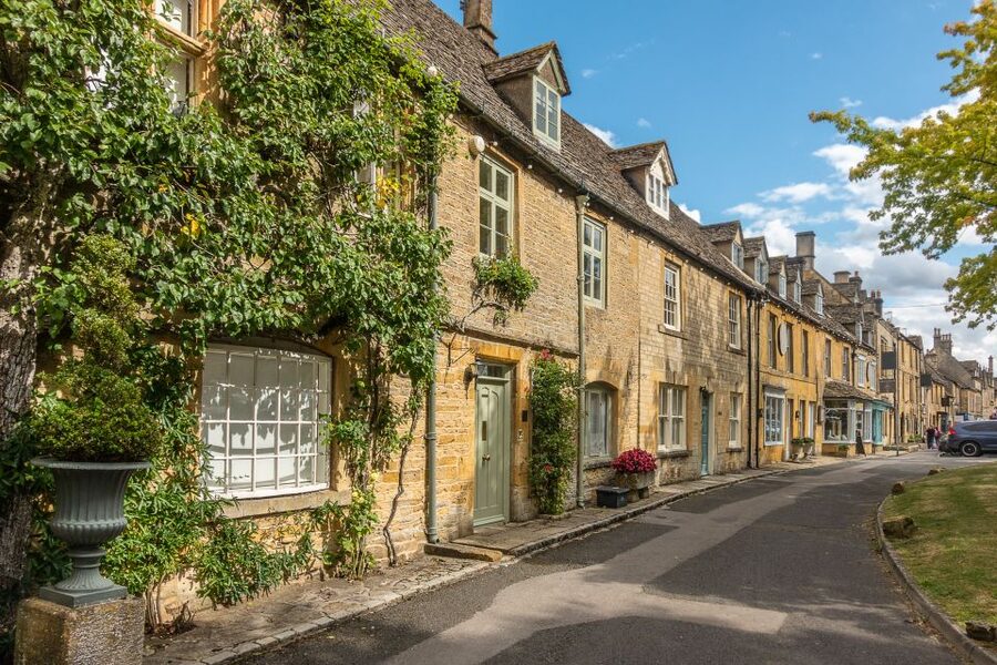 From London: Full-Day Cotswolds Small-Group Tour - Who should book this tour?