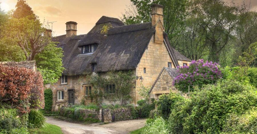 From London: Full-day Cotswolds Tour with Optional Lunch - Weather, crowds, and the best expectations
