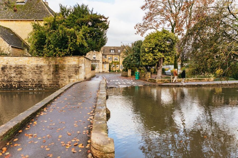 From London: Full-day Cotswolds Tour with Optional Lunch - Leaving London by coach