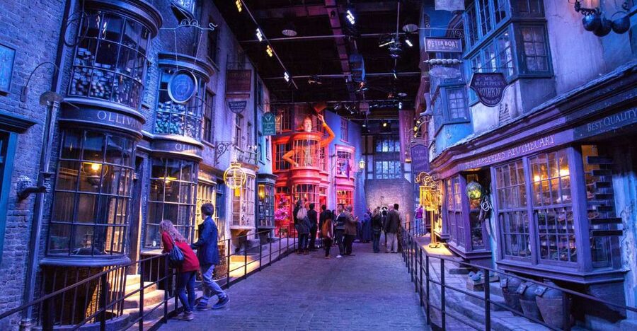 From London: Harry Potter Warner Bros Studio Tour - Platform 9¾ and the Hogwarts Express