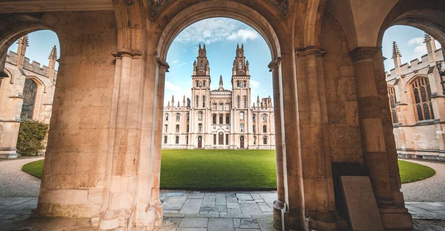 From London: Oxford, Cotswolds & Country Pub Lunch - Oxford and the city of dreaming spires