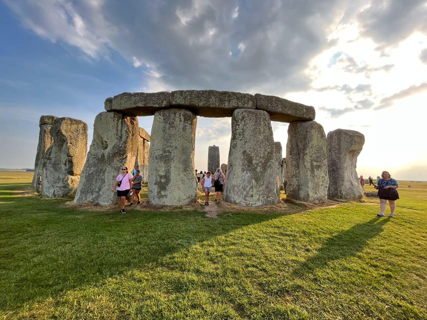 From London: Private Stonehenge Sunrise Viewing & Bath - Bath’s grand streets and famous bridge