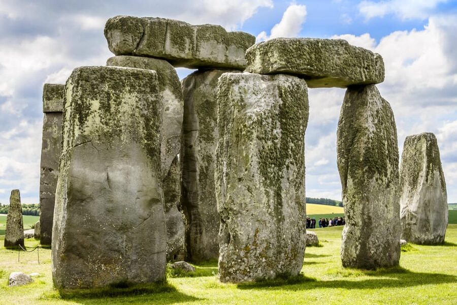 From London: Small Group Stonehenge, Bath & Cotswolds Tour - Setting out from London