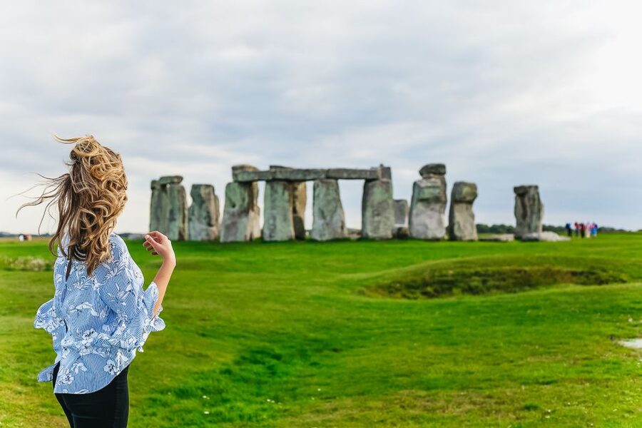 From London: Stonehenge and Bath Day Trip with Ticket - Guides, drivers, and the human side of the day