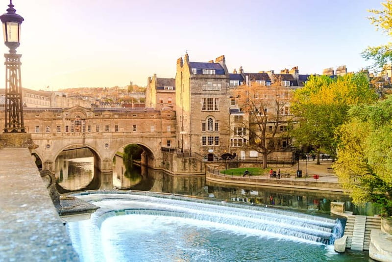 From London: Stonehenge and Bath Full-Day Tour with Guide - Exploring Bath in about three hours