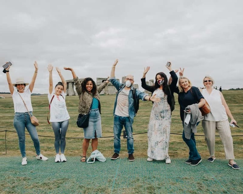 From London: Stonehenge and Bath Full-Day Tour with Guide - What the guides add to the day
