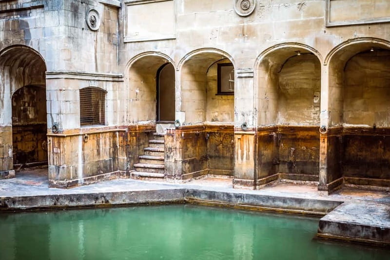 From London: Stonehenge and Bath Full-Day Tour with Guide - The return to London and the real time commitment