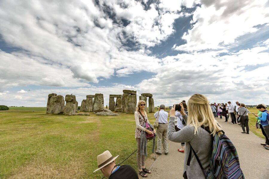 From London: Stonehenge Half-Day Tour - Arriving at Stonehenge and getting to the stones