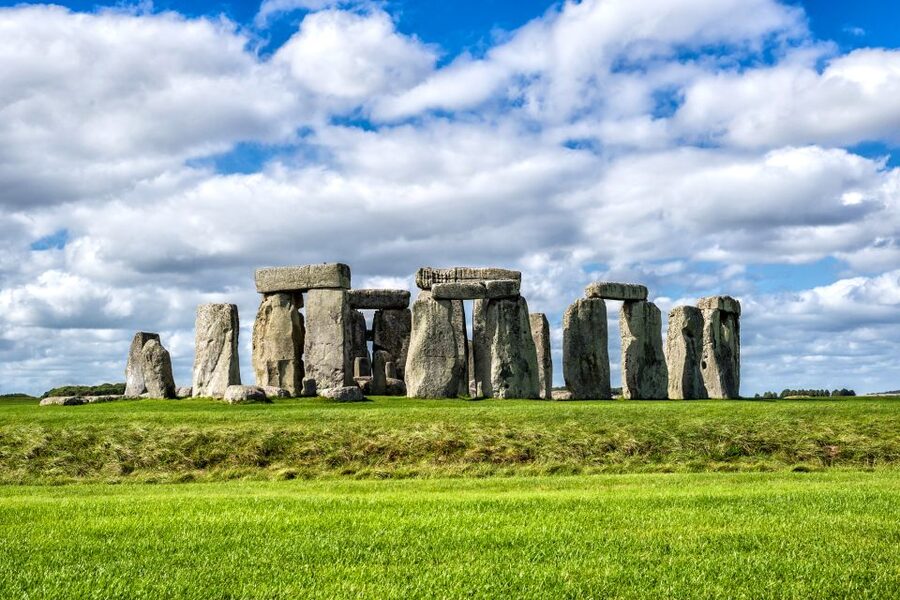 From London: Stonehenge Morning Day Trip with Admission - The 105-minute ride through southern England