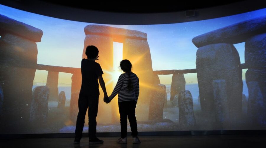 From London: Stonehenge & Roman Baths Full-Day Trip - The guide can make or break the road time