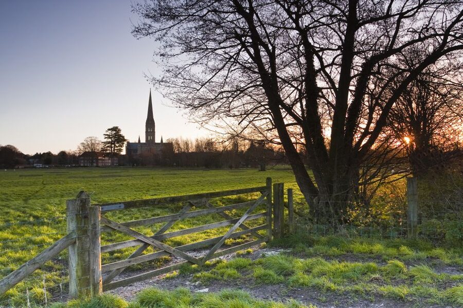 From London: Stonehenge, Windsor and Salisbury Guided Tour - Who should book this day trip?