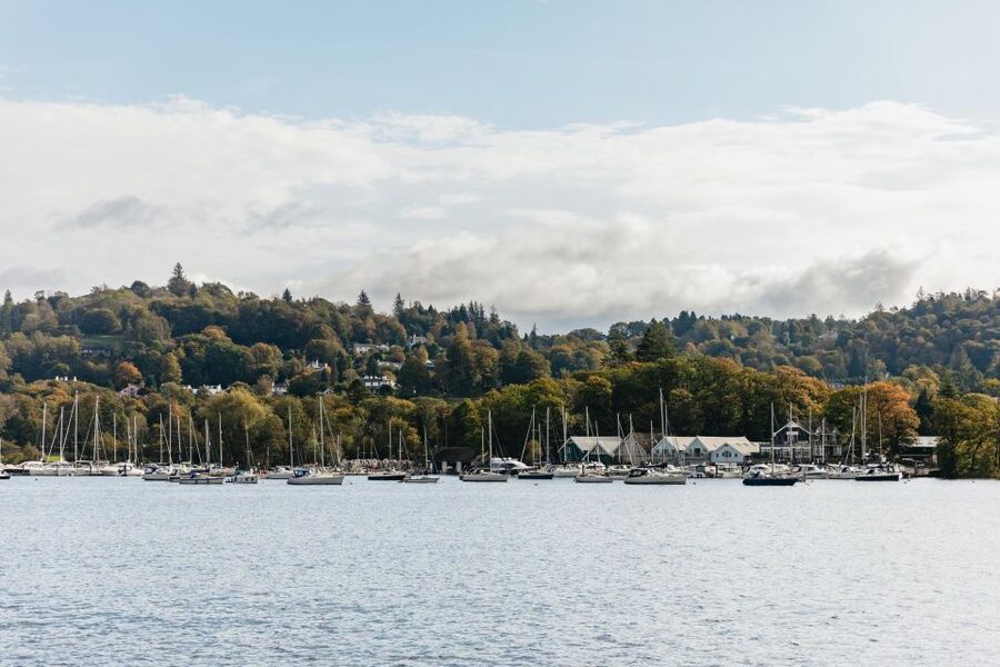 From Manchester: Lake District Bus Tour & Windermere Cruise - Who should book this tour?