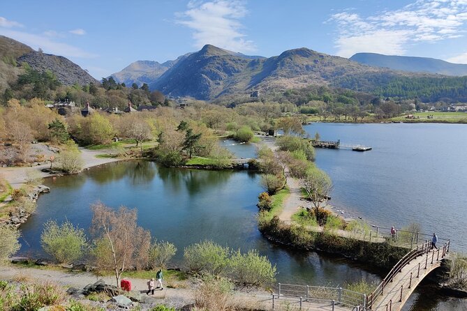 Full-day Best of Snowdonia Day Tour - Llanberis: slate, a castle, and Padarn Lake