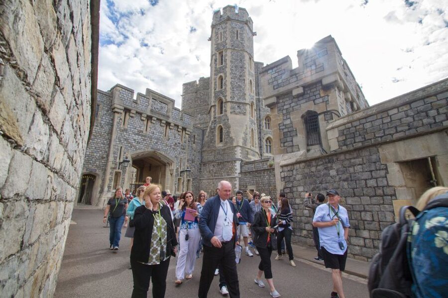 Full-Day Stonehenge and Bath Tour - Facing Stonehenge and its unanswered questions