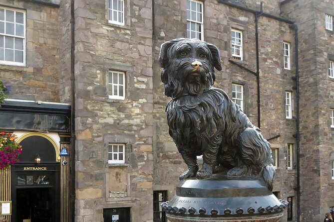 Fun, Flexible Treasure Hunt Around Edinburgh with Cryptic Clues & Hidden Gems - Stop 6: The Royal Mile ties the route together