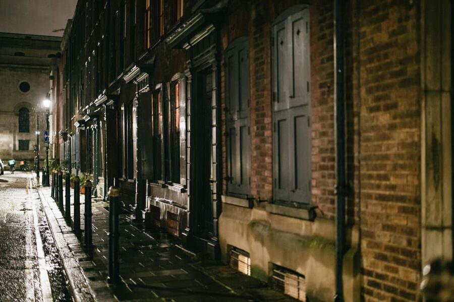 German Language : Original Jack the Ripper Tour - Mitre Square and the evidence trail
