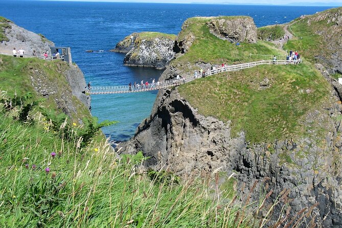 Giant's Causeway and Belfast City Murals Tour inc Game of Thrones Dark Hedges - Carrick-a-Rede: check what you will actually see