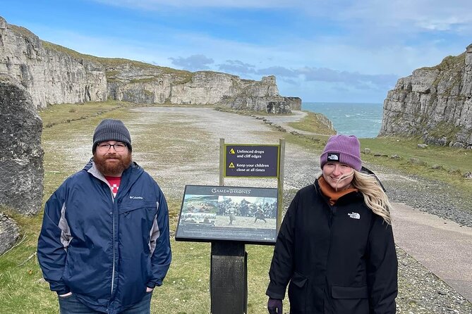 Giants Causeway Tour from Belfast + FREE Belfast Mural Tour - Carrick-A-Rede: a choice for the bold