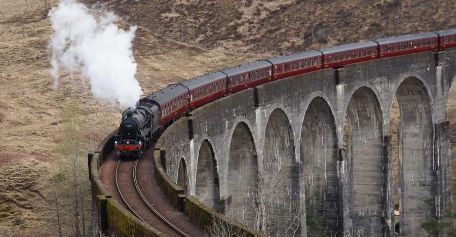 Glasgow: 2-Day Eilean Donan, Loch Ness & Glenfinnan Tour - Fort Augustus and the search for Nessie